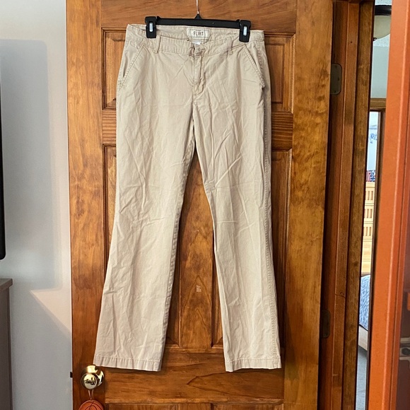 Old Navy Light Tan Chinos - Picture 1 of 8